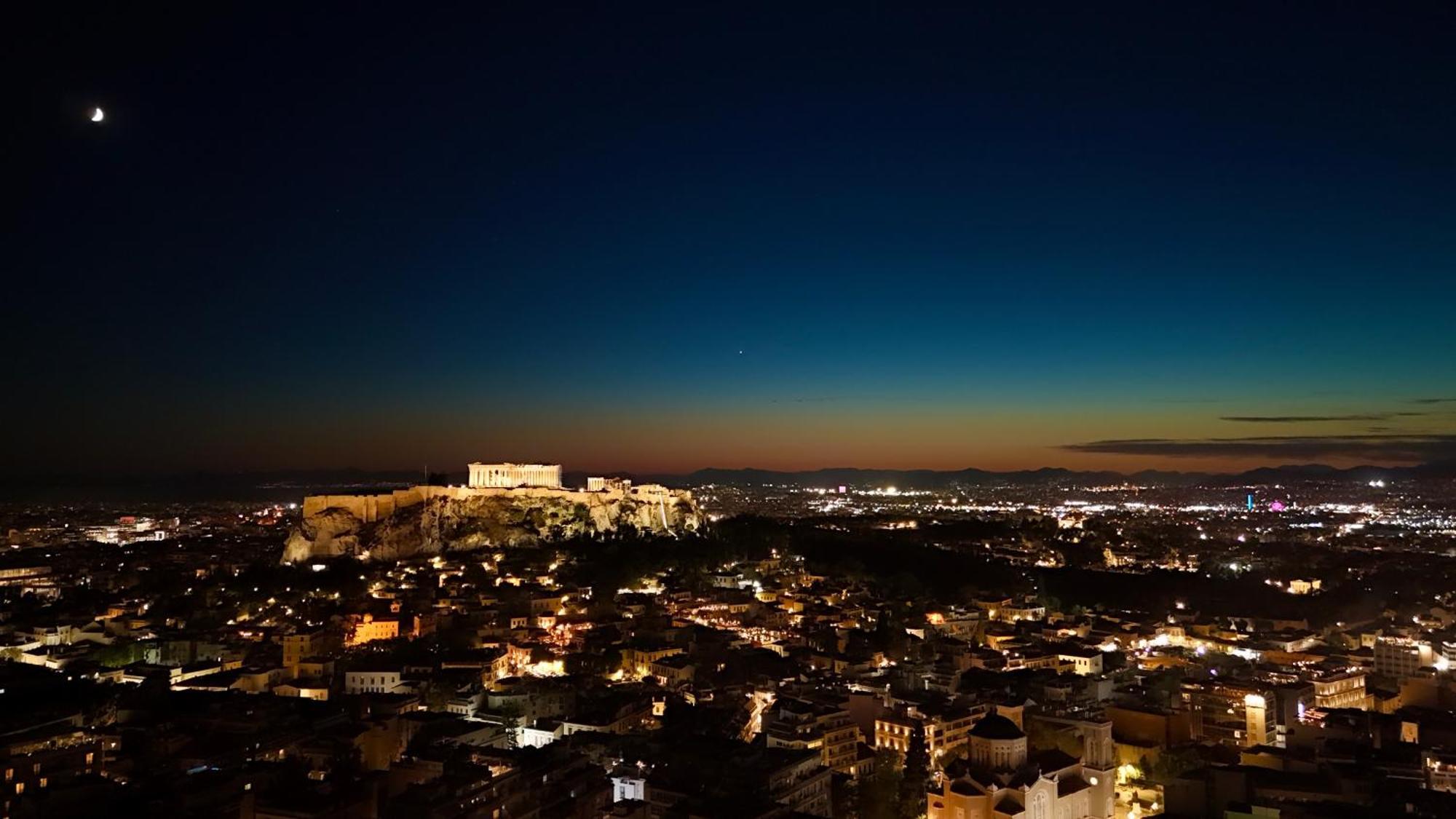 Parthenon And Syntagma Square View Apartment Atina Dış mekan fotoğraf
