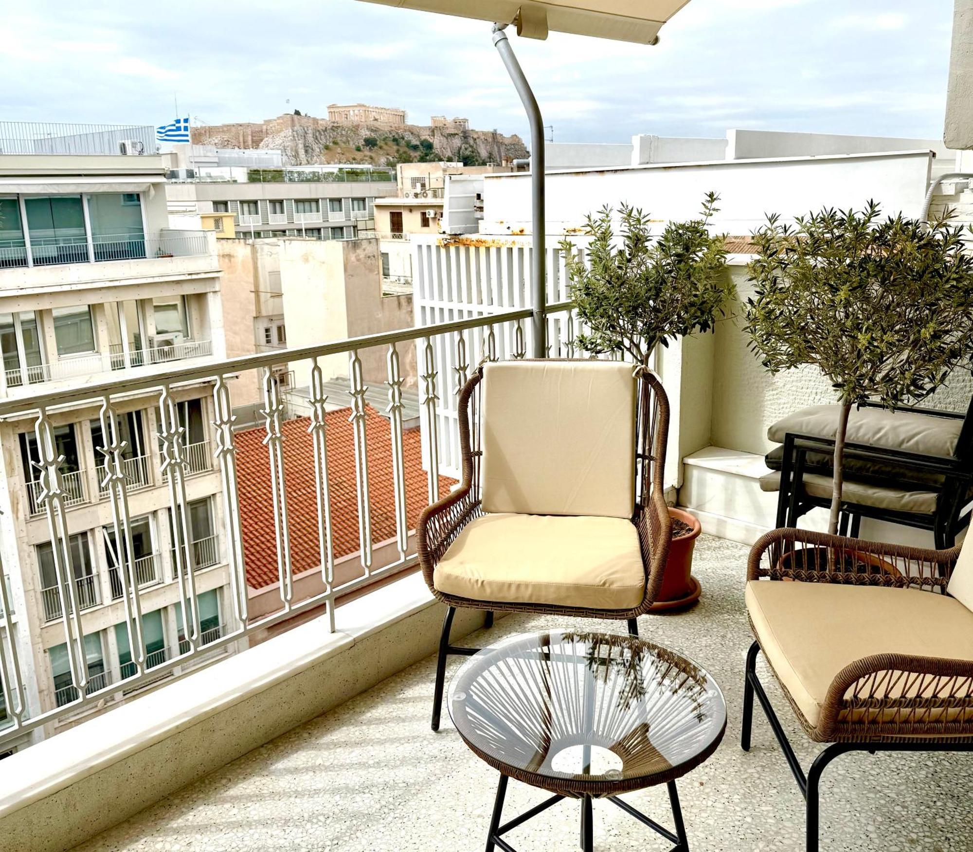 Parthenon And Syntagma Square View Apartment Atina Dış mekan fotoğraf